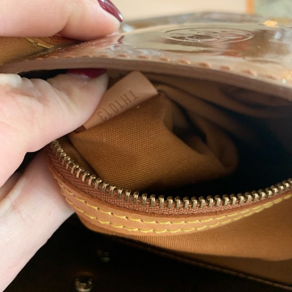 Authentic Louis Vuitton Vernis Reade PM - Picture 7 of 8